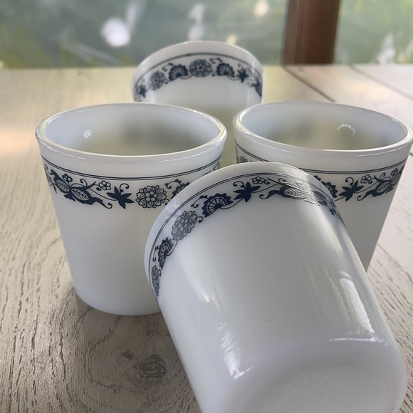 4 Vintage Pyrex - Old Town / Blue Onion coffee mugs retro collectible cups - Picture 6 of 8